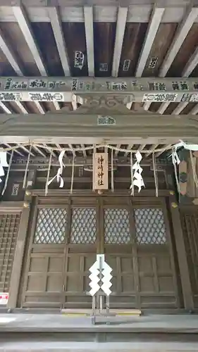 神崎神社の本殿・本堂