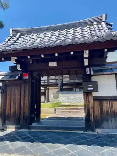 實成院の山門・神門