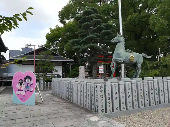 射楯兵主神社の像