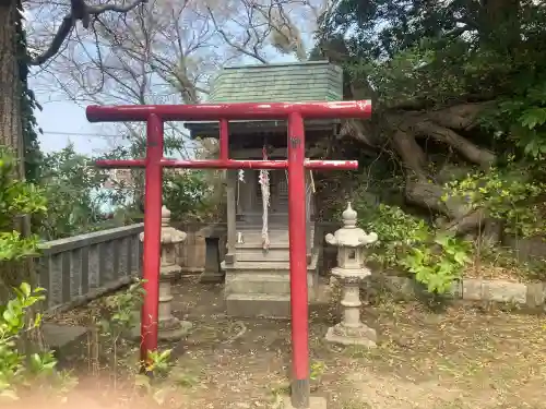 久里浜住吉神社の{uncategorized: "未分類", other: "その他", undefined: "問題あり", building: "その他建物", grave: "お墓", sacred_gate: "鳥居", guardian: "狛犬", statue: "像", buddha: "仏像", history: "歴史", nature: "自然", garden: "庭園", animal: "動物", pagoda: "塔", temizu: "手水舎", mountain_gate: "山門・神門", sanctuary: "本殿・本堂", subordinate: "末社・摂社", art: "芸術", scenery: "景色", jizo: "地蔵", ema: "絵馬", goshuin: "御朱印", omikuji: "おみくじ", items: "授与品その他", amulet: "お守り", goshuincho: "御朱印帳", eats: "食事", festival: "お祭り", votive_dance: "神楽", shichigosan: "七五三参", wedding: "結婚式", experience: "体験その他", initially: "初詣", around: "周辺", anti_infection: "感染症対策"}