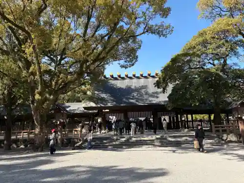 熱田神宮の{uncategorized: "未分類", other: "その他", undefined: "問題あり", building: "その他建物", grave: "お墓", sacred_gate: "鳥居", guardian: "狛犬", statue: "像", buddha: "仏像", history: "歴史", nature: "自然", garden: "庭園", animal: "動物", pagoda: "塔", temizu: "手水舎", mountain_gate: "山門・神門", sanctuary: "本殿・本堂", subordinate: "末社・摂社", art: "芸術", scenery: "景色", jizo: "地蔵", ema: "絵馬", goshuin: "御朱印", omikuji: "おみくじ", items: "授与品その他", amulet: "お守り", goshuincho: "御朱印帳", eats: "食事", festival: "お祭り", votive_dance: "神楽", shichigosan: "七五三参", wedding: "結婚式", experience: "体験その他", initially: "初詣", around: "周辺", anti_infection: "感染症対策"}