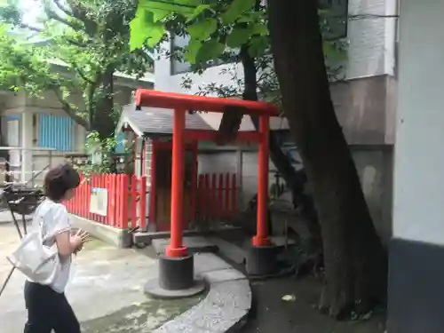 銀杏岡八幡神社の末社・摂社