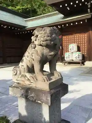 山梨縣護國神社の狛犬