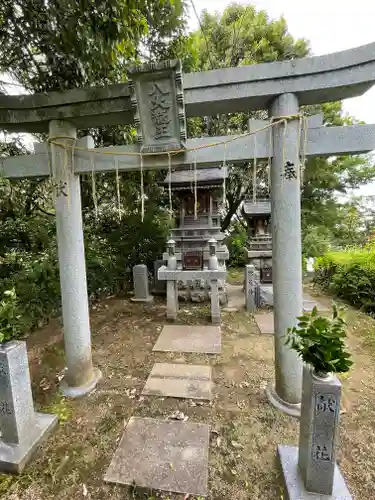 願昭寺の末社