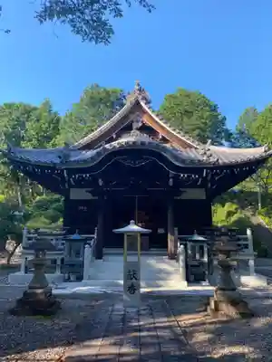 護国之寺の本殿・本堂