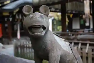 満足稲荷神社の狛犬