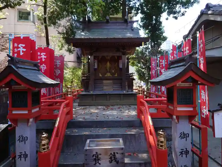 挙母神社の末社・摂社