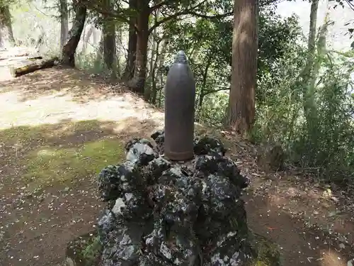 神尾田神社の狛犬