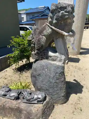 大浦神社の{uncategorized: "未分類", other: "その他", undefined: "問題あり", building: "その他建物", grave: "お墓", sacred_gate: "鳥居", guardian: "狛犬", statue: "像", buddha: "仏像", history: "歴史", nature: "自然", garden: "庭園", animal: "動物", pagoda: "塔", temizu: "手水舎", mountain_gate: "山門・神門", sanctuary: "本殿・本堂", subordinate: "末社・摂社", art: "芸術", scenery: "景色", jizo: "地蔵", ema: "絵馬", goshuin: "御朱印", omikuji: "おみくじ", items: "授与品その他", amulet: "お守り", goshuincho: "御朱印帳", eats: "食事", festival: "お祭り", votive_dance: "神楽", shichigosan: "七五三参", wedding: "結婚式", experience: "体験その他", initially: "初詣", around: "周辺", anti_infection: "感染症対策"}