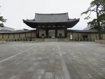 法隆寺の山門・神門