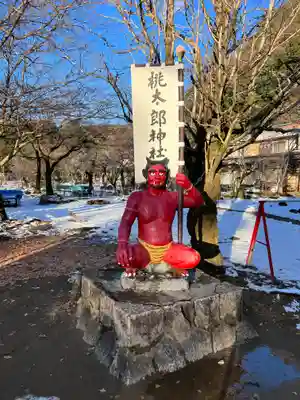 桃太郎神社（栗栖）の像