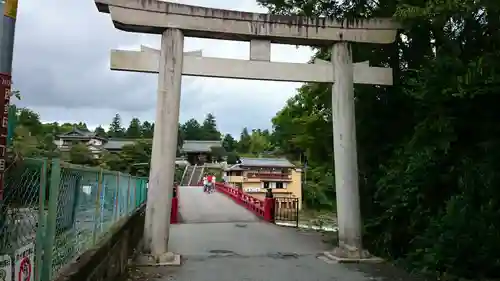 多田神社の鳥居