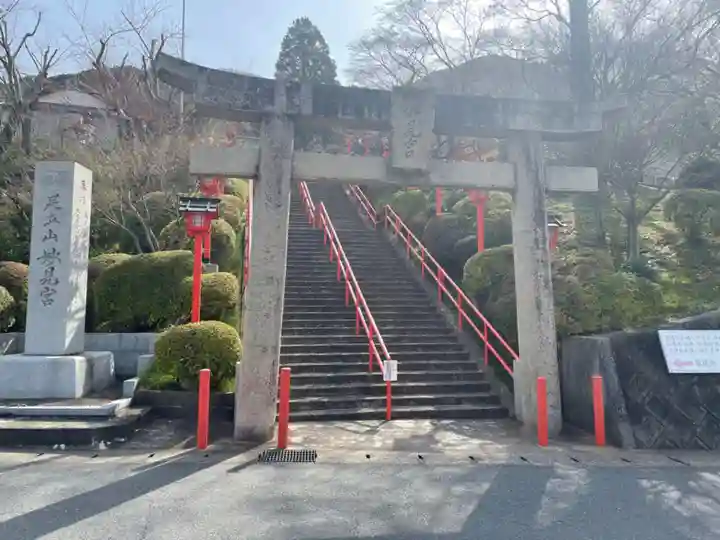 足立山妙見宮(御祖神社)の鳥居