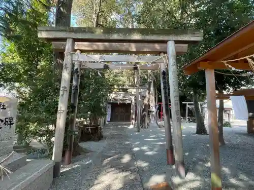 小川神社の{uncategorized: "未分類", other: "その他", undefined: "問題あり", building: "その他建物", grave: "お墓", sacred_gate: "鳥居", guardian: "狛犬", statue: "像", buddha: "仏像", history: "歴史", nature: "自然", garden: "庭園", animal: "動物", pagoda: "塔", temizu: "手水舎", mountain_gate: "山門・神門", sanctuary: "本殿・本堂", subordinate: "末社・摂社", art: "芸術", scenery: "景色", jizo: "地蔵", ema: "絵馬", goshuin: "御朱印", omikuji: "おみくじ", items: "授与品その他", amulet: "お守り", goshuincho: "御朱印帳", eats: "食事", festival: "お祭り", votive_dance: "神楽", shichigosan: "七五三参", wedding: "結婚式", experience: "体験その他", initially: "初詣", around: "周辺", anti_infection: "感染症対策"}