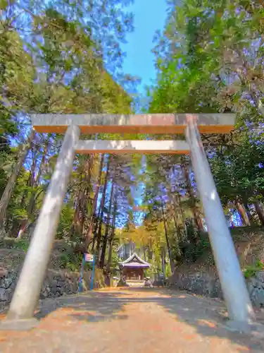 神明白山社相殿（杁下）の鳥居