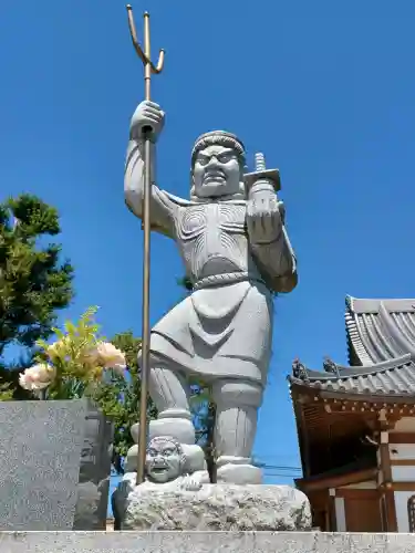海蔵寺の{uncategorized: "未分類", other: "その他", undefined: "問題あり", building: "その他建物", grave: "お墓", sacred_gate: "鳥居", guardian: "狛犬", statue: "像", buddha: "仏像", history: "歴史", nature: "自然", garden: "庭園", animal: "動物", pagoda: "塔", temizu: "手水舎", mountain_gate: "山門・神門", sanctuary: "本殿・本堂", subordinate: "末社・摂社", art: "芸術", scenery: "景色", jizo: "地蔵", ema: "絵馬", goshuin: "御朱印", omikuji: "おみくじ", items: "授与品その他", amulet: "お守り", goshuincho: "御朱印帳", eats: "食事", festival: "お祭り", votive_dance: "神楽", shichigosan: "七五三参", wedding: "結婚式", experience: "体験その他", initially: "初詣", around: "周辺", anti_infection: "感染症対策"}