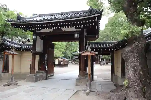 杭全神社の山門・神門