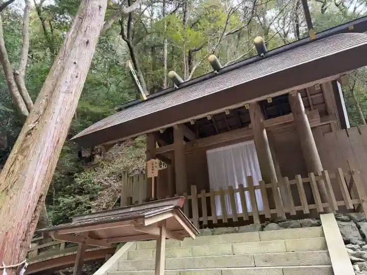 多度大社の{uncategorized: "未分類", other: "その他", undefined: "問題あり", building: "その他建物", grave: "お墓", sacred_gate: "鳥居", guardian: "狛犬", statue: "像", buddha: "仏像", history: "歴史", nature: "自然", garden: "庭園", animal: "動物", pagoda: "塔", temizu: "手水舎", mountain_gate: "山門・神門", sanctuary: "本殿・本堂", subordinate: "末社・摂社", art: "芸術", scenery: "景色", jizo: "地蔵", ema: "絵馬", goshuin: "御朱印", omikuji: "おみくじ", items: "授与品その他", amulet: "お守り", goshuincho: "御朱印帳", eats: "食事", festival: "お祭り", votive_dance: "神楽", shichigosan: "七五三参", wedding: "結婚式", experience: "体験その他", initially: "初詣", around: "周辺", anti_infection: "感染症対策"}