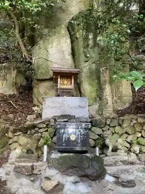 岩戸神社の{uncategorized: "未分類", other: "その他", undefined: "問題あり", building: "その他建物", grave: "お墓", sacred_gate: "鳥居", guardian: "狛犬", statue: "像", buddha: "仏像", history: "歴史", nature: "自然", garden: "庭園", animal: "動物", pagoda: "塔", temizu: "手水舎", mountain_gate: "山門・神門", sanctuary: "本殿・本堂", subordinate: "末社・摂社", art: "芸術", scenery: "景色", jizo: "地蔵", ema: "絵馬", goshuin: "御朱印", omikuji: "おみくじ", items: "授与品その他", amulet: "お守り", goshuincho: "御朱印帳", eats: "食事", festival: "お祭り", votive_dance: "神楽", shichigosan: "七五三参", wedding: "結婚式", experience: "体験その他", initially: "初詣", around: "周辺", anti_infection: "感染症対策"}