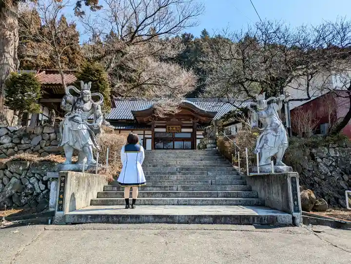 高徳寺の山門・神門