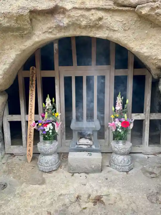 龍口寺の{uncategorized: "未分類", other: "その他", undefined: "問題あり", building: "その他建物", grave: "お墓", sacred_gate: "鳥居", guardian: "狛犬", statue: "像", buddha: "仏像", history: "歴史", nature: "自然", garden: "庭園", animal: "動物", pagoda: "塔", temizu: "手水舎", mountain_gate: "山門・神門", sanctuary: "本殿・本堂", subordinate: "末社・摂社", art: "芸術", scenery: "景色", jizo: "地蔵", ema: "絵馬", goshuin: "御朱印", omikuji: "おみくじ", items: "授与品その他", amulet: "お守り", goshuincho: "御朱印帳", eats: "食事", festival: "お祭り", votive_dance: "神楽", shichigosan: "七五三参", wedding: "結婚式", experience: "体験その他", initially: "初詣", around: "周辺", anti_infection: "感染症対策"}