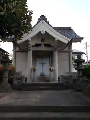 遍照寺の本殿・本堂