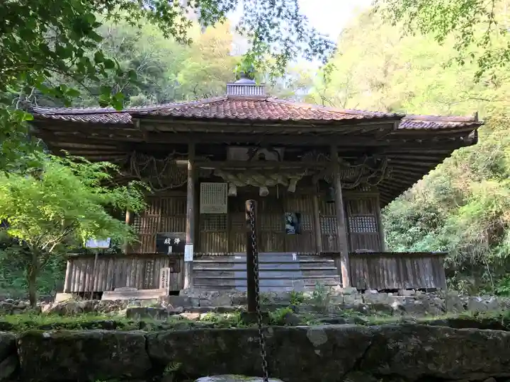 霊光寺の本殿・本堂