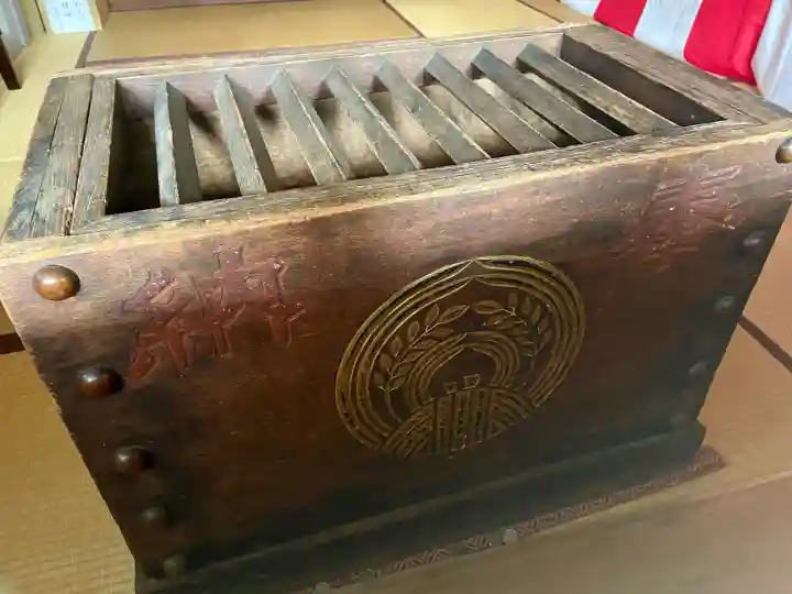 宝禄稲荷神社の{uncategorized: "未分類", other: "その他", undefined: "問題あり", building: "その他建物", grave: "お墓", sacred_gate: "鳥居", guardian: "狛犬", statue: "像", buddha: "仏像", history: "歴史", nature: "自然", garden: "庭園", animal: "動物", pagoda: "塔", temizu: "手水舎", mountain_gate: "山門・神門", sanctuary: "本殿・本堂", subordinate: "末社・摂社", art: "芸術", scenery: "景色", jizo: "地蔵", ema: "絵馬", goshuin: "御朱印", omikuji: "おみくじ", items: "授与品その他", amulet: "お守り", goshuincho: "御朱印帳", eats: "食事", festival: "お祭り", votive_dance: "神楽", shichigosan: "七五三参", wedding: "結婚式", experience: "体験その他", initially: "初詣", around: "周辺", anti_infection: "感染症対策"}