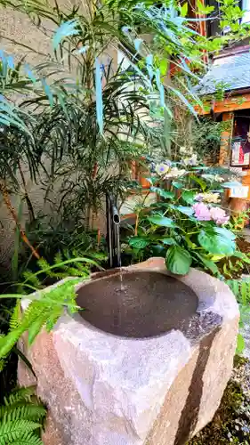 五十稲荷神社(栄寿稲荷神社)の手水舎