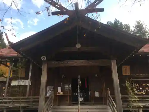 横手神明社の本殿