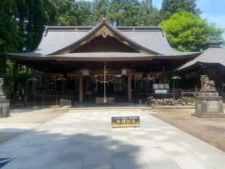 總宮神社の{uncategorized: "未分類", other: "その他", undefined: "問題あり", building: "その他建物", grave: "お墓", sacred_gate: "鳥居", guardian: "狛犬", statue: "像", buddha: "仏像", history: "歴史", nature: "自然", garden: "庭園", animal: "動物", pagoda: "塔", temizu: "手水舎", mountain_gate: "山門・神門", sanctuary: "本殿・本堂", subordinate: "末社・摂社", art: "芸術", scenery: "景色", jizo: "地蔵", ema: "絵馬", goshuin: "御朱印", omikuji: "おみくじ", items: "授与品その他", amulet: "お守り", goshuincho: "御朱印帳", eats: "食事", festival: "お祭り", votive_dance: "神楽", shichigosan: "七五三参", wedding: "結婚式", experience: "体験その他", initially: "初詣", around: "周辺", anti_infection: "感染症対策"}