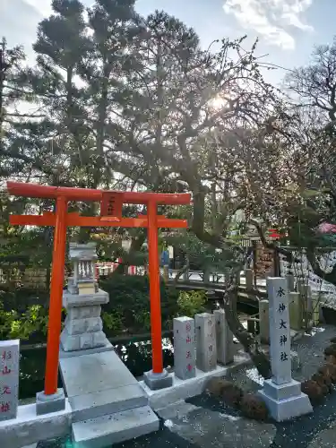 相模国総社六所神社の{uncategorized: "未分類", other: "その他", undefined: "問題あり", building: "その他建物", grave: "お墓", sacred_gate: "鳥居", guardian: "狛犬", statue: "像", buddha: "仏像", history: "歴史", nature: "自然", garden: "庭園", animal: "動物", pagoda: "塔", temizu: "手水舎", mountain_gate: "山門・神門", sanctuary: "本殿・本堂", subordinate: "末社・摂社", art: "芸術", scenery: "景色", jizo: "地蔵", ema: "絵馬", goshuin: "御朱印", omikuji: "おみくじ", items: "授与品その他", amulet: "お守り", goshuincho: "御朱印帳", eats: "食事", festival: "お祭り", votive_dance: "神楽", shichigosan: "七五三参", wedding: "結婚式", experience: "体験その他", initially: "初詣", around: "周辺", anti_infection: "感染症対策"}