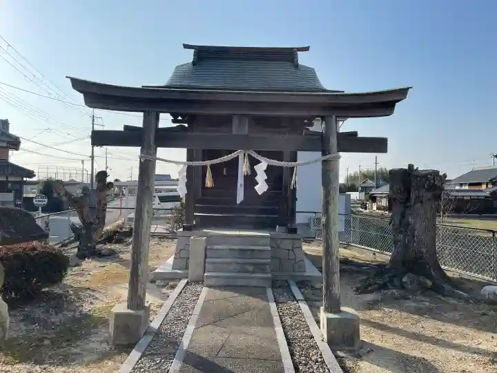 千僧供道祖神神社の{uncategorized: "未分類", other: "その他", undefined: "問題あり", building: "その他建物", grave: "お墓", sacred_gate: "鳥居", guardian: "狛犬", statue: "像", buddha: "仏像", history: "歴史", nature: "自然", garden: "庭園", animal: "動物", pagoda: "塔", temizu: "手水舎", mountain_gate: "山門・神門", sanctuary: "本殿・本堂", subordinate: "末社・摂社", art: "芸術", scenery: "景色", jizo: "地蔵", ema: "絵馬", goshuin: "御朱印", omikuji: "おみくじ", items: "授与品その他", amulet: "お守り", goshuincho: "御朱印帳", eats: "食事", festival: "お祭り", votive_dance: "神楽", shichigosan: "七五三参", wedding: "結婚式", experience: "体験その他", initially: "初詣", around: "周辺", anti_infection: "感染症対策"}