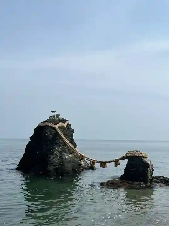 二見興玉神社の{uncategorized: "未分類", other: "その他", undefined: "問題あり", building: "その他建物", grave: "お墓", sacred_gate: "鳥居", guardian: "狛犬", statue: "像", buddha: "仏像", history: "歴史", nature: "自然", garden: "庭園", animal: "動物", pagoda: "塔", temizu: "手水舎", mountain_gate: "山門・神門", sanctuary: "本殿・本堂", subordinate: "末社・摂社", art: "芸術", scenery: "景色", jizo: "地蔵", ema: "絵馬", goshuin: "御朱印", omikuji: "おみくじ", items: "授与品その他", amulet: "お守り", goshuincho: "御朱印帳", eats: "食事", festival: "お祭り", votive_dance: "神楽", shichigosan: "七五三参", wedding: "結婚式", experience: "体験その他", initially: "初詣", around: "周辺", anti_infection: "感染症対策"}