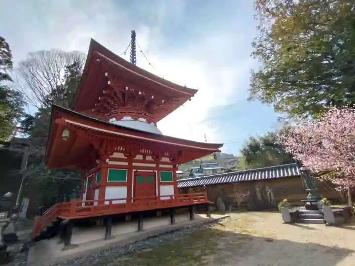 慈尊院の{uncategorized: "未分類", other: "その他", undefined: "問題あり", building: "その他建物", grave: "お墓", sacred_gate: "鳥居", guardian: "狛犬", statue: "像", buddha: "仏像", history: "歴史", nature: "自然", garden: "庭園", animal: "動物", pagoda: "塔", temizu: "手水舎", mountain_gate: "山門・神門", sanctuary: "本殿・本堂", subordinate: "末社・摂社", art: "芸術", scenery: "景色", jizo: "地蔵", ema: "絵馬", goshuin: "御朱印", omikuji: "おみくじ", items: "授与品その他", amulet: "お守り", goshuincho: "御朱印帳", eats: "食事", festival: "お祭り", votive_dance: "神楽", shichigosan: "七五三参", wedding: "結婚式", experience: "体験その他", initially: "初詣", around: "周辺", anti_infection: "感染症対策"}