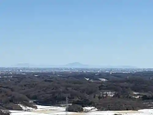 四津山神社の{uncategorized: "未分類", other: "その他", undefined: "問題あり", building: "その他建物", grave: "お墓", sacred_gate: "鳥居", guardian: "狛犬", statue: "像", buddha: "仏像", history: "歴史", nature: "自然", garden: "庭園", animal: "動物", pagoda: "塔", temizu: "手水舎", mountain_gate: "山門・神門", sanctuary: "本殿・本堂", subordinate: "末社・摂社", art: "芸術", scenery: "景色", jizo: "地蔵", ema: "絵馬", goshuin: "御朱印", omikuji: "おみくじ", items: "授与品その他", amulet: "お守り", goshuincho: "御朱印帳", eats: "食事", festival: "お祭り", votive_dance: "神楽", shichigosan: "七五三参", wedding: "結婚式", experience: "体験その他", initially: "初詣", around: "周辺", anti_infection: "感染症対策"}