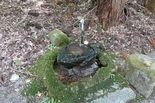 勝手神社の手水舎