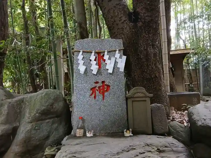 道野辺八幡宮の{uncategorized: "未分類", other: "その他", undefined: "問題あり", building: "その他建物", grave: "お墓", sacred_gate: "鳥居", guardian: "狛犬", statue: "像", buddha: "仏像", history: "歴史", nature: "自然", garden: "庭園", animal: "動物", pagoda: "塔", temizu: "手水舎", mountain_gate: "山門・神門", sanctuary: "本殿・本堂", subordinate: "末社・摂社", art: "芸術", scenery: "景色", jizo: "地蔵", ema: "絵馬", goshuin: "御朱印", omikuji: "おみくじ", items: "授与品その他", amulet: "お守り", goshuincho: "御朱印帳", eats: "食事", festival: "お祭り", votive_dance: "神楽", shichigosan: "七五三参", wedding: "結婚式", experience: "体験その他", initially: "初詣", around: "周辺", anti_infection: "感染症対策"}