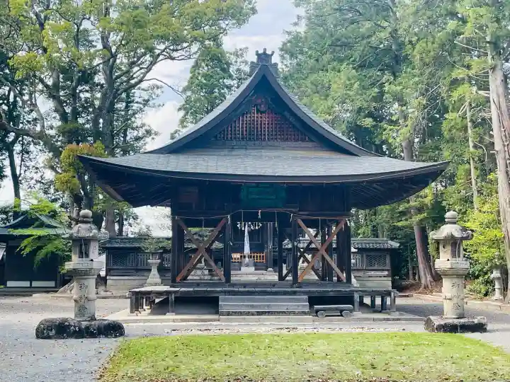比都佐神社の{uncategorized: "未分類", other: "その他", undefined: "問題あり", building: "その他建物", grave: "お墓", sacred_gate: "鳥居", guardian: "狛犬", statue: "像", buddha: "仏像", history: "歴史", nature: "自然", garden: "庭園", animal: "動物", pagoda: "塔", temizu: "手水舎", mountain_gate: "山門・神門", sanctuary: "本殿・本堂", subordinate: "末社・摂社", art: "芸術", scenery: "景色", jizo: "地蔵", ema: "絵馬", goshuin: "御朱印", omikuji: "おみくじ", items: "授与品その他", amulet: "お守り", goshuincho: "御朱印帳", eats: "食事", festival: "お祭り", votive_dance: "神楽", shichigosan: "七五三参", wedding: "結婚式", experience: "体験その他", initially: "初詣", around: "周辺", anti_infection: "感染症対策"}