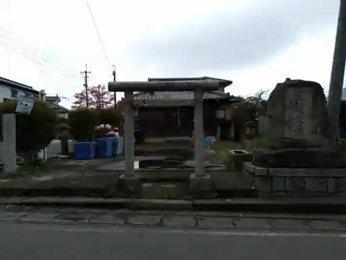 日比谷稲荷神社の鳥居