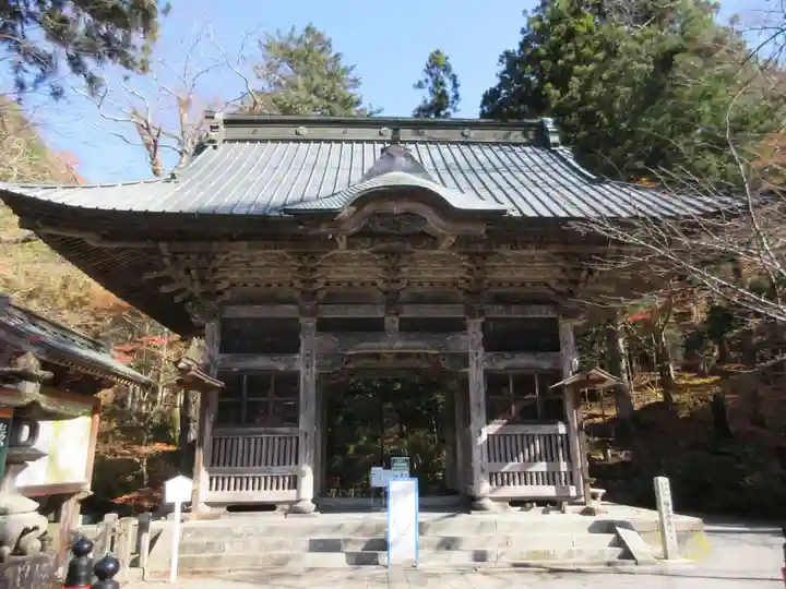 榛名神社の山門・神門