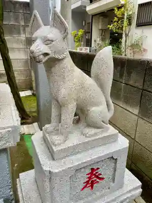 稲荷神社の{uncategorized: "未分類", other: "その他", undefined: "問題あり", building: "その他建物", grave: "お墓", sacred_gate: "鳥居", guardian: "狛犬", statue: "像", buddha: "仏像", history: "歴史", nature: "自然", garden: "庭園", animal: "動物", pagoda: "塔", temizu: "手水舎", mountain_gate: "山門・神門", sanctuary: "本殿・本堂", subordinate: "末社・摂社", art: "芸術", scenery: "景色", jizo: "地蔵", ema: "絵馬", goshuin: "御朱印", omikuji: "おみくじ", items: "授与品その他", amulet: "お守り", goshuincho: "御朱印帳", eats: "食事", festival: "お祭り", votive_dance: "神楽", shichigosan: "七五三参", wedding: "結婚式", experience: "体験その他", initially: "初詣", around: "周辺", anti_infection: "感染症対策"}