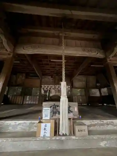 糸島市宇美八幡宮の{uncategorized: "未分類", other: "その他", undefined: "問題あり", building: "その他建物", grave: "お墓", sacred_gate: "鳥居", guardian: "狛犬", statue: "像", buddha: "仏像", history: "歴史", nature: "自然", garden: "庭園", animal: "動物", pagoda: "塔", temizu: "手水舎", mountain_gate: "山門・神門", sanctuary: "本殿・本堂", subordinate: "末社・摂社", art: "芸術", scenery: "景色", jizo: "地蔵", ema: "絵馬", goshuin: "御朱印", omikuji: "おみくじ", items: "授与品その他", amulet: "お守り", goshuincho: "御朱印帳", eats: "食事", festival: "お祭り", votive_dance: "神楽", shichigosan: "七五三参", wedding: "結婚式", experience: "体験その他", initially: "初詣", around: "周辺", anti_infection: "感染症対策"}