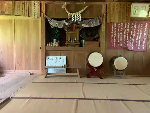 神明神社の本殿