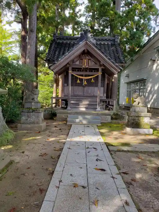 諏訪神社の本殿・本堂