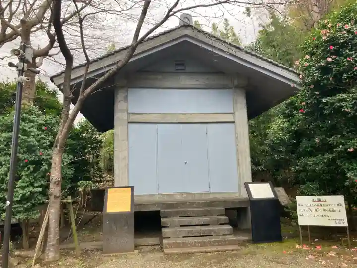 真福寺の{uncategorized: "未分類", other: "その他", undefined: "問題あり", building: "その他建物", grave: "お墓", sacred_gate: "鳥居", guardian: "狛犬", statue: "像", buddha: "仏像", history: "歴史", nature: "自然", garden: "庭園", animal: "動物", pagoda: "塔", temizu: "手水舎", mountain_gate: "山門・神門", sanctuary: "本殿・本堂", subordinate: "末社・摂社", art: "芸術", scenery: "景色", jizo: "地蔵", ema: "絵馬", goshuin: "御朱印", omikuji: "おみくじ", items: "授与品その他", amulet: "お守り", goshuincho: "御朱印帳", eats: "食事", festival: "お祭り", votive_dance: "神楽", shichigosan: "七五三参", wedding: "結婚式", experience: "体験その他", initially: "初詣", around: "周辺", anti_infection: "感染症対策"}