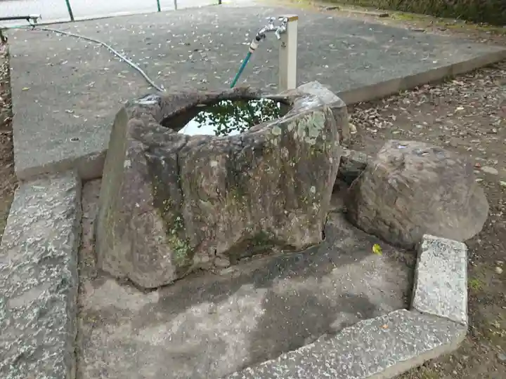 白山社の手水舎