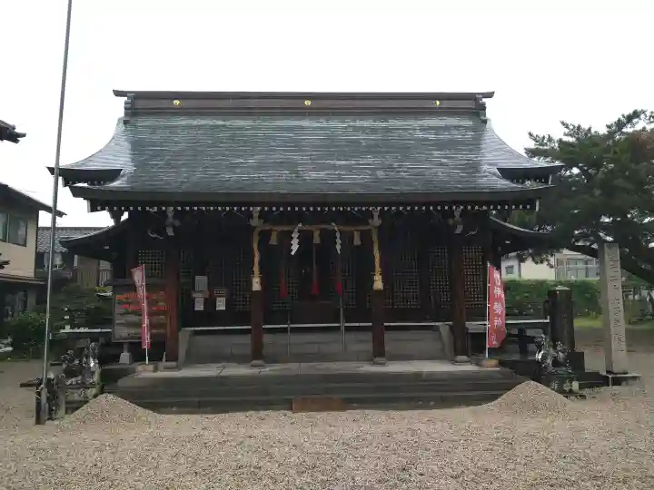 伊勢神社の{uncategorized: "未分類", other: "その他", undefined: "問題あり", building: "その他建物", grave: "お墓", sacred_gate: "鳥居", guardian: "狛犬", statue: "像", buddha: "仏像", history: "歴史", nature: "自然", garden: "庭園", animal: "動物", pagoda: "塔", temizu: "手水舎", mountain_gate: "山門・神門", sanctuary: "本殿・本堂", subordinate: "末社・摂社", art: "芸術", scenery: "景色", jizo: "地蔵", ema: "絵馬", goshuin: "御朱印", omikuji: "おみくじ", items: "授与品その他", amulet: "お守り", goshuincho: "御朱印帳", eats: "食事", festival: "お祭り", votive_dance: "神楽", shichigosan: "七五三参", wedding: "結婚式", experience: "体験その他", initially: "初詣", around: "周辺", anti_infection: "感染症対策"}