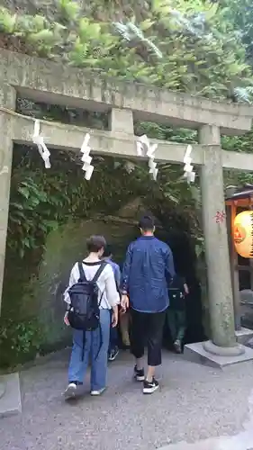 銭洗弁財天宇賀福神社の鳥居