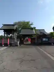 圓應寺の山門